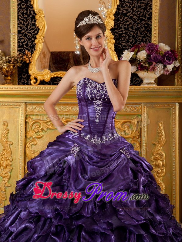 Dark Purple Sweetheart Quinces Dresses with Appliques and Ruffles