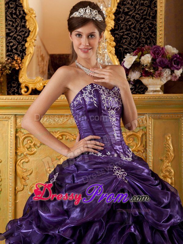 Dark Purple Sweetheart Quinces Dresses with Appliques and Ruffles