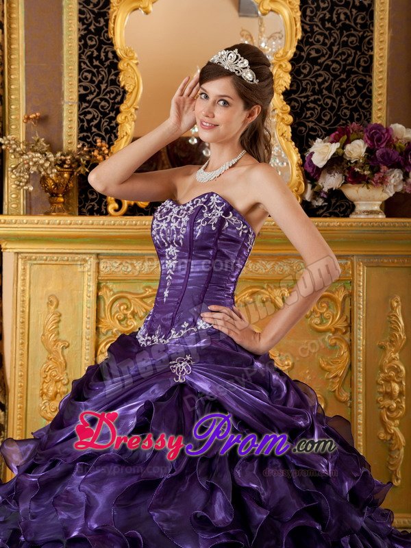 Dark Purple Sweetheart Quinces Dresses with Appliques and Ruffles