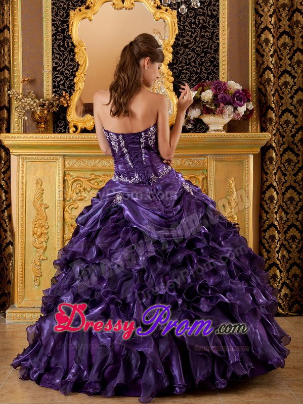 Dark Purple Sweetheart Quinces Dresses with Appliques and Ruffles