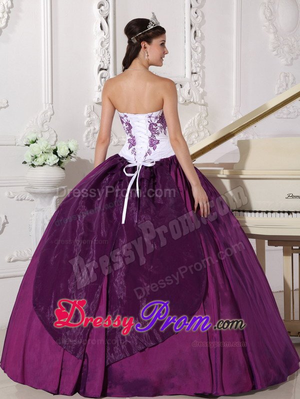 Embroidery Accent White and Purple Quinceanera Dresses on Sale