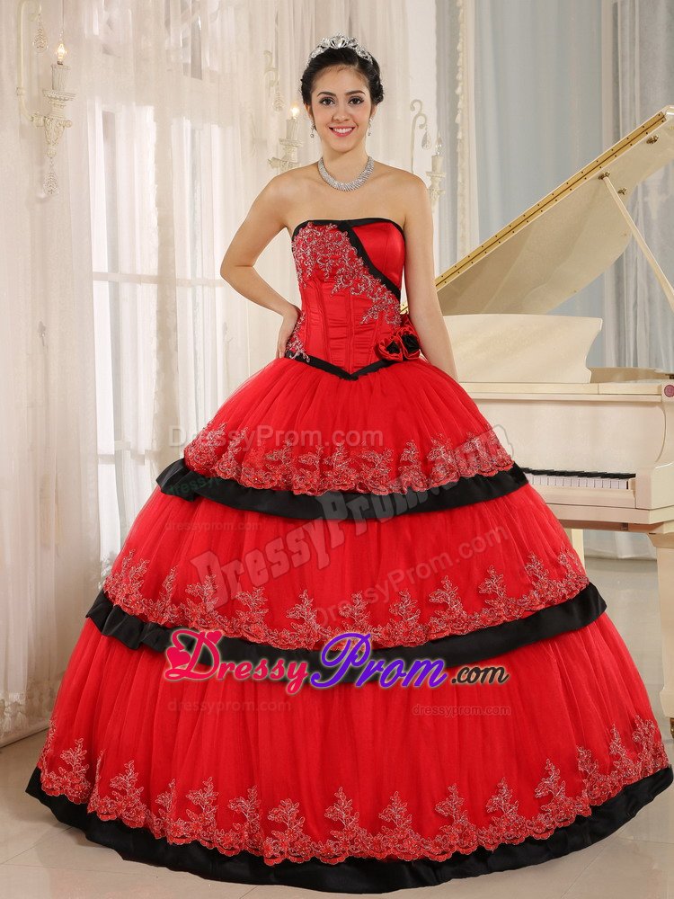 Classic Red and Black Dress for Quinceanera with Appliques 2014