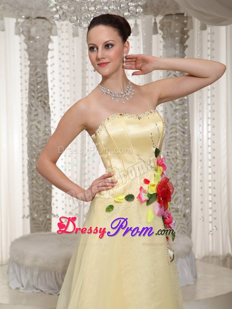 Flowers and Beading Accent Prom Graduation Dress in Light Yellow