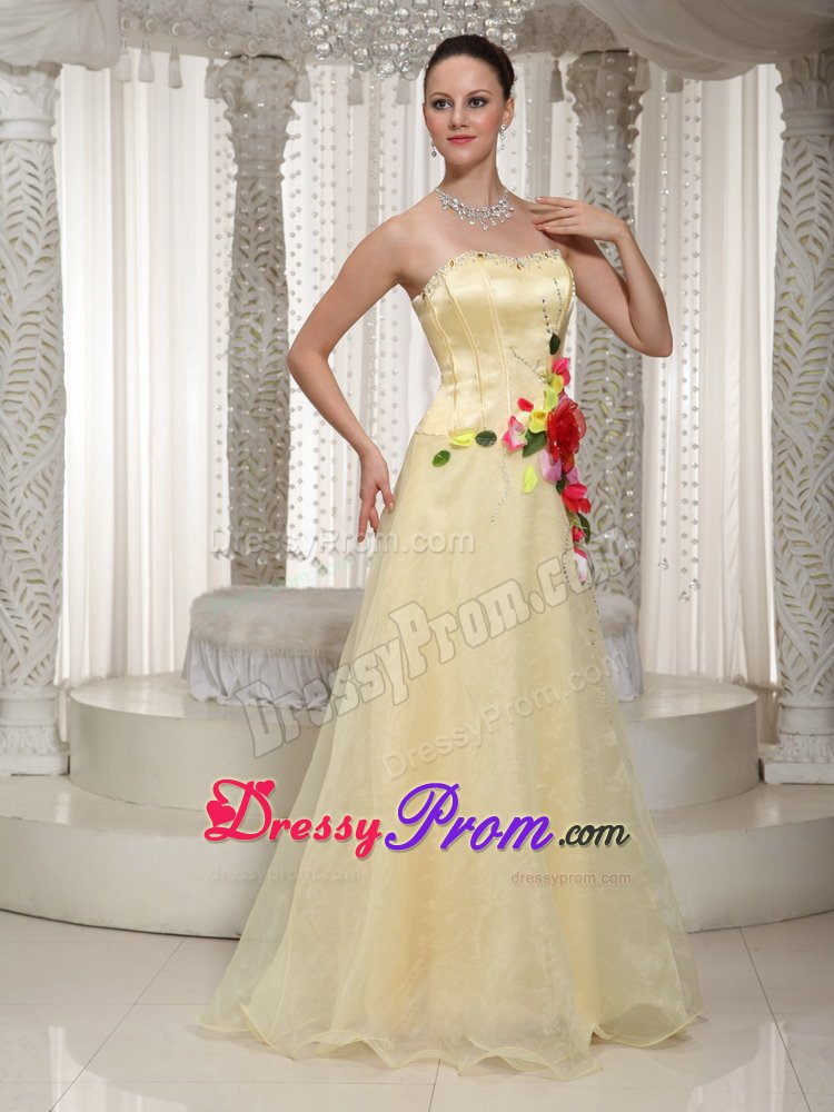 Flowers and Beading Accent Prom Graduation Dress in Light Yellow