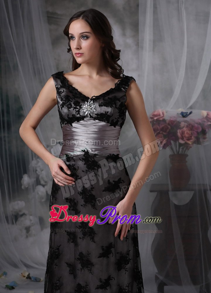 Beaded and Ruched Black Lace Brush Train V-neck Prom Formal Dress