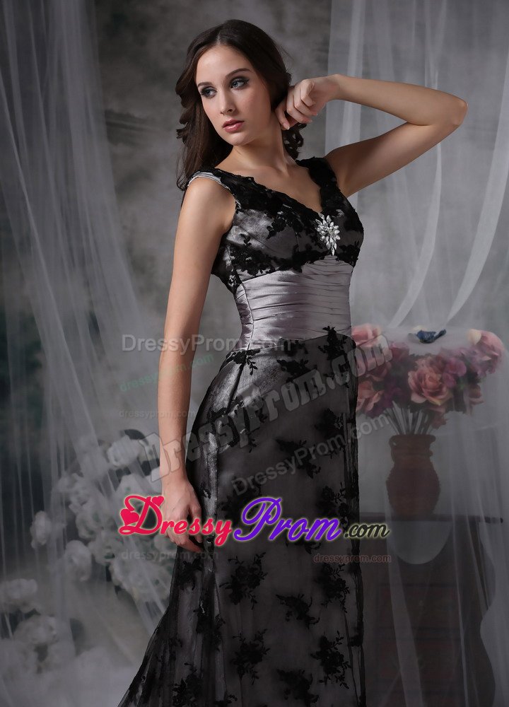 Beaded and Ruched Black Lace Brush Train V-neck Prom Formal Dress