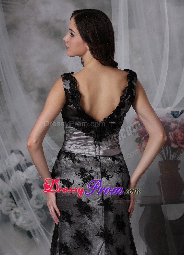 Beaded and Ruched Black Lace Brush Train V-neck Prom Formal Dress