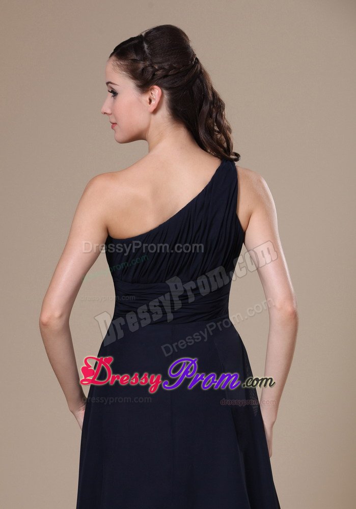 Ruches Accent One Shoulder Brush Prom Formal Dress in Navy Blue