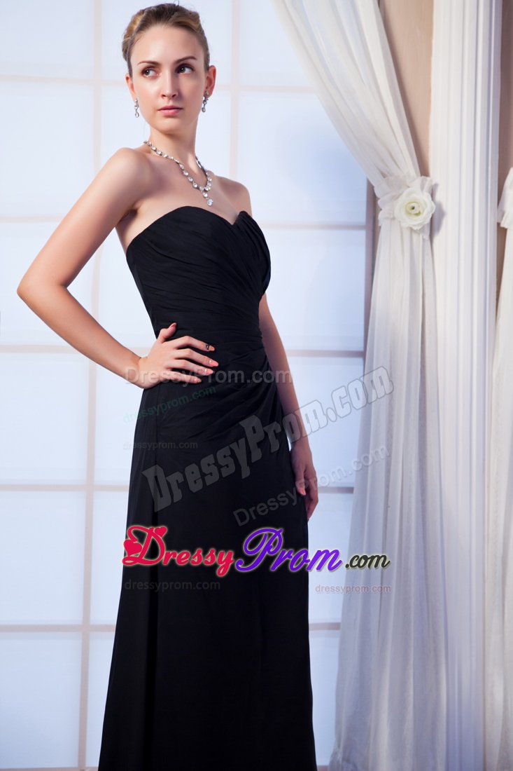 Fashionable Sweetheart Ruches Black Prom Attire with Floor-length