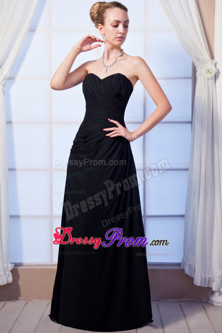 Fashionable Sweetheart Ruches Black Prom Attire with Floor-length