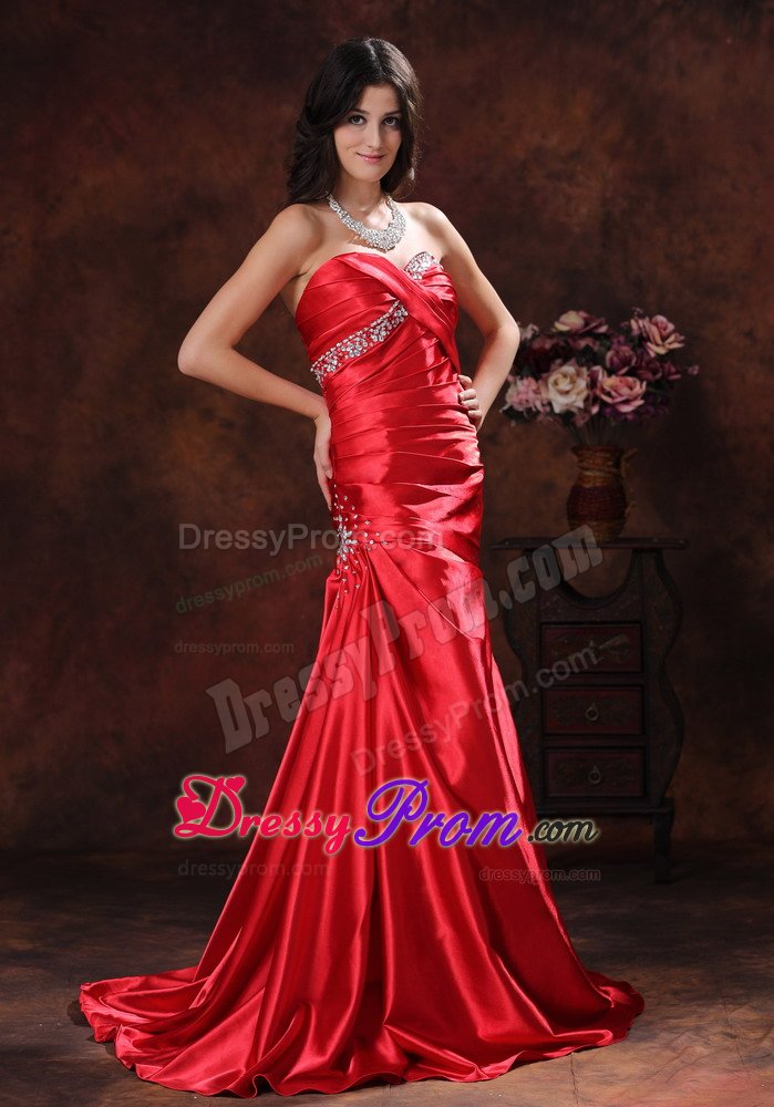 Newest Satin Prom Gown Dresses Beaded Sweetheart Brush Train in Red