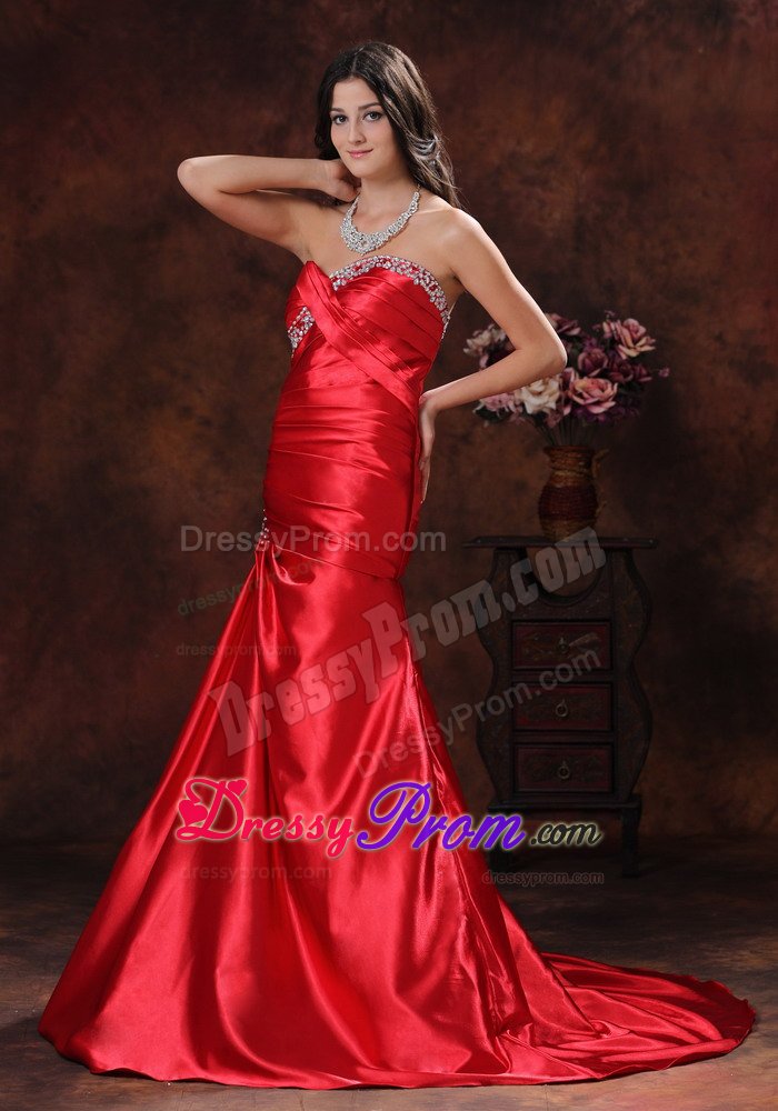 Newest Satin Prom Gown Dresses Beaded Sweetheart Brush Train in Red