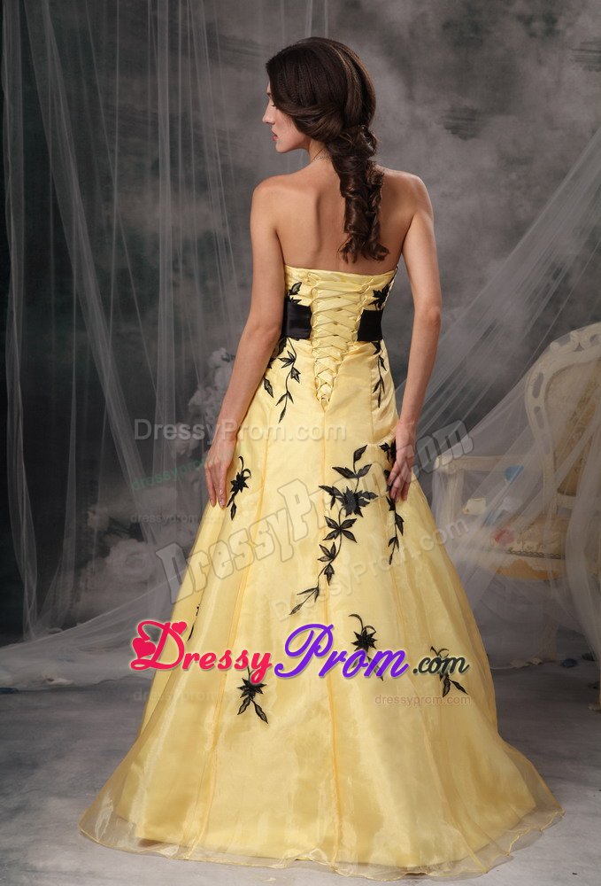 A-line Yellow Prom Dresses Strapless Appliques And Sash in Fashion
