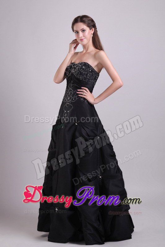 Black Sweetheart Dresses for Prom Queen Beading Ruffles Floor-length