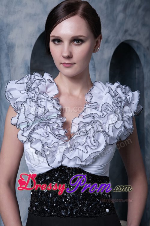 New Ruffled V-neck Prom Dress Sweep Train for Aparecida de Goianiade