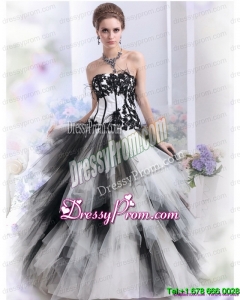 2015 Pretty White and Black Strapless Quinceanera Dresses with Appliques