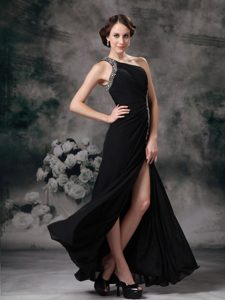 Romantic Beaded Asymmetrical Shoulder Black Prom Dress with Slit