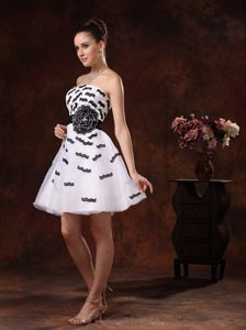 White Prom Cocktail Dress with Black Appliques for Cheap