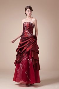 Embroidery and Ruches Accent Long Prom Gown Dresses in Wine Red