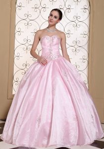 Lovely Pink Sweetheart Beaded Quinceanera Gowns for Sao Goncalo