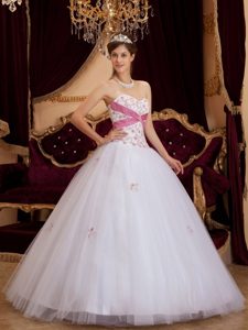 White Sweetheart Quinceanera Gown Tulle Appliques for Belo Horizonte