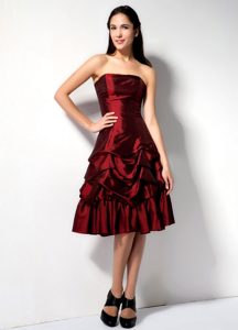 Burgundy A-line Strapless Knee-length Pick-ups Prom Dress