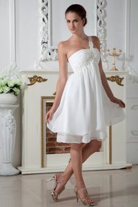 Empire One Shoulder Appliques Knee-length Chiffon Prom Dress in White