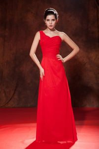 Cheap Chiffon Red Empire One Shoulder Ruch Prom Dresses
