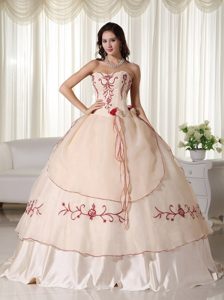 Sweetheart Floor-length Embroidery Quinceanera Dress in Champagne