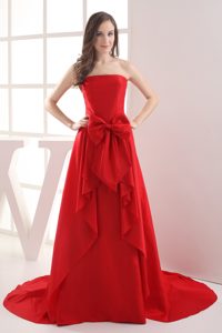 Bowknot Accent Strapless Brush Train Prom Celebrity Dress in Red