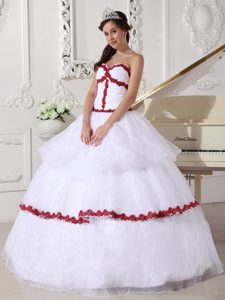Sweetheart White Ball Gown Sweet 16 Dresses with Appliques