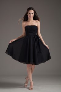 Casual Knee-length Black Ruched Prom Cocktail Dress with Sash