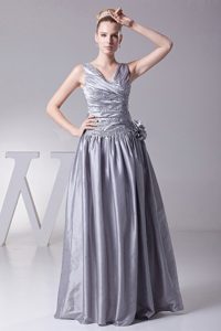 Silver V-neck and Hand Flower for Ruching Prom dress with Appliques