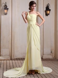 One Shoulder Yellow Green Prom Dress With Court Train in Victoria