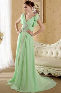 Apple Green Beading and Pleats V-neck Short Sleeves Prom Dress