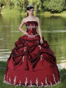 Satin Embroidery Strapless Burgundy Sweet 16 Quinceanera Dresses