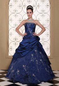 Navy Blue 2014 Simple Embroidery Strapless Quinceanera Dresses