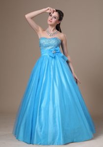 Beading and Bowknot Decorate A-line Tulle and Taffeta Prom Dress