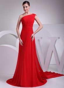 One Shoulder Column Ruching Watteau Train Prom Dress in Red