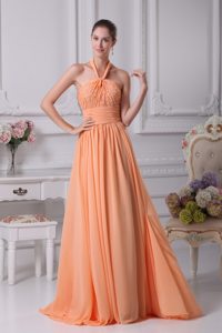 Beading and Ruching Halter Peach Chiffon Dresses For Prom Princess