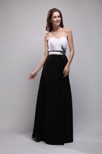 Column Sweetheart Black and White Appliqued Prom Gown Dress