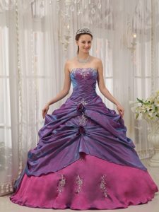 Tauranga CN Purple Strapless Quinceanera Gowns with Appliques