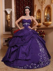 Dark Purple Sweetheart Sweet 15 Quinceanera Dress with Appliques