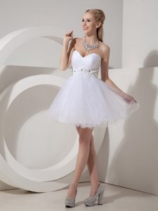 Affordable White Organza Puffy Appliqued Mini Prom Dresses