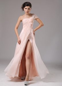 Wholesale Light Pink One Shoulder Flowers Slitted Prom Dress