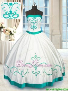Extravagant White Strapless Neckline Beading and Embroidery Vestidos de Quinceanera Sleeveless Lace Up