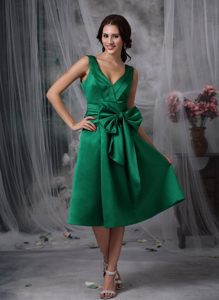 Bowknot and Ruches Accent V-neck Quinceanera Dama Dress in Green