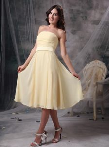 Tea-length Chiffon Quinces Dresses Strapless with Bow and Ruches