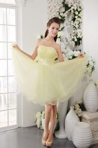 Beading and Ruches Accent Prom Evening Dresses in Light Yellow