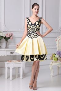 Beading A-line V-neck Prom Dress For 2013 in Yellow and Black in Toronto
